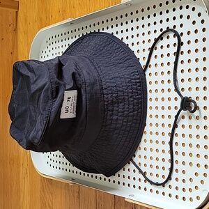 Urban Outfitters bucket hat